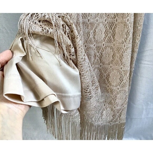 Vtg Crochet Lace Fringe Hem Champagne Gown Metallic Thread Size 10 FITS LIKE 4/6 - Picture 13 of 16